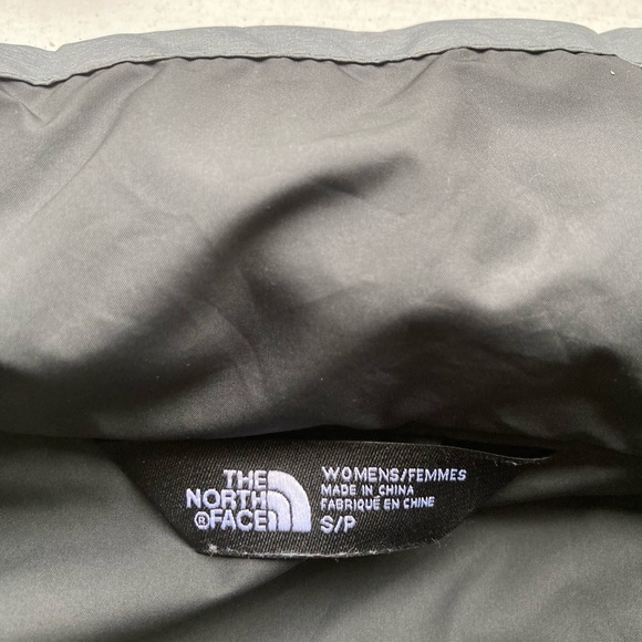 NWT NorthFace lightweight puffer jacket - Picture 5 of 6